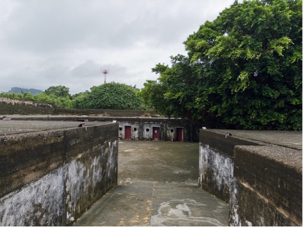 Photo taken just past the fort entrance.